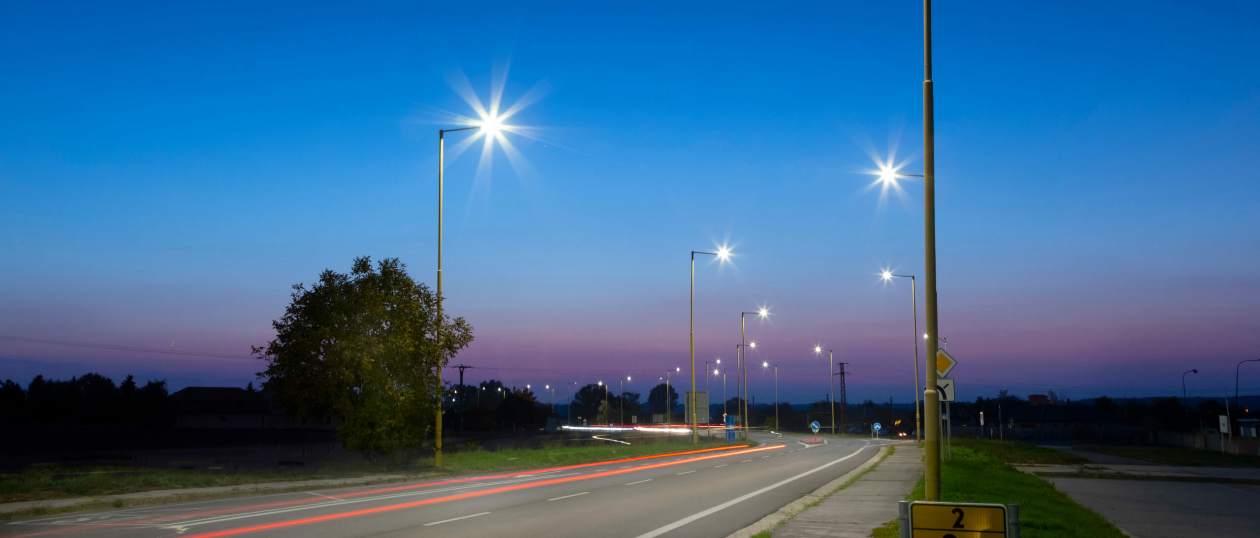 Wireless street lighting for smart cities