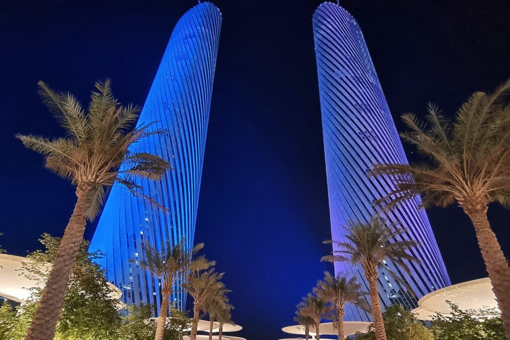 Sky high universes - Wireless DMX at Lusail Plaza Towers